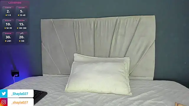 Jasmiine 01 online show from December 2025 01:20:02 PM