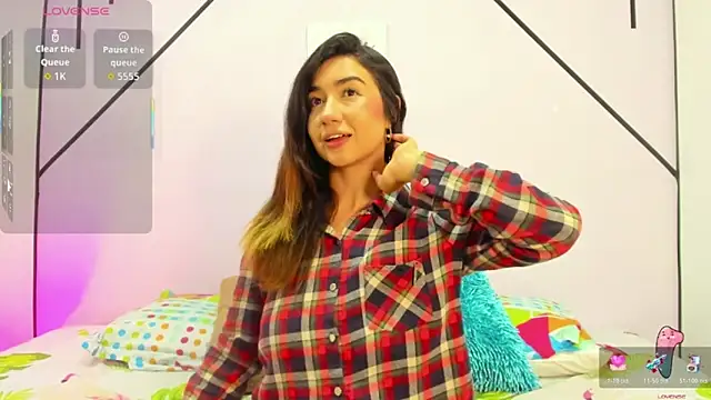 Snapshot of VictoriaRouge_ chatting on November 2025 03:49:02 AM VictoriaRouge online show from November 2025 03:49:02 AM