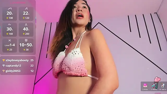 Snapshot of VictoriaRouge_ chatting on November 2025 01:27:02 AM VictoriaRouge online show from November 2025 01:27:02 AM