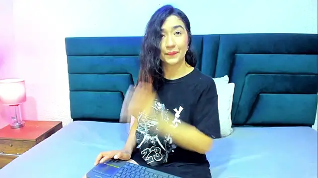 VictoriaRouge  online show from May 2026 08:38:02 PM