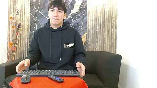 Tommy160920 online show from November 2025 12:55:01 PM