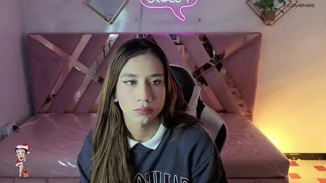 Snapshot of Evy_Luxx_v chatting on November 2025 03:53:02 AM Evy Luxx v online show from November 2025 03:53:02 AM