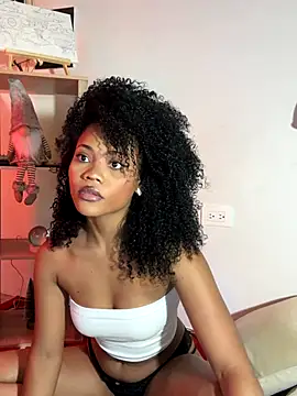 Snapshot of vanestraus chatting on December 2025 08:27:01 PM vanestraus online show from December 2025 08:27:01 PM