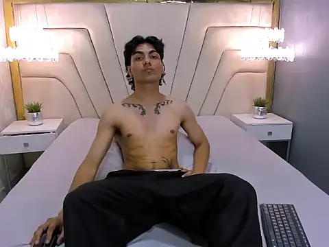 Snapshot of MattFiore chatting on November 2025 06:10:01 PM MattFiore online show from November 2025 06:10:01 PM