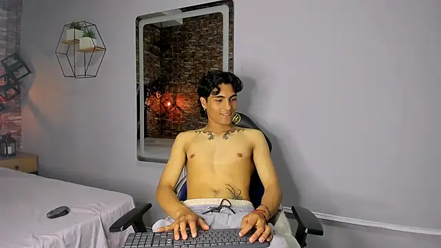 Snapshot of MattFiore chatting on December 2025 08:36:02 PM MattFiore online show from December 2025 08:36:02 PM