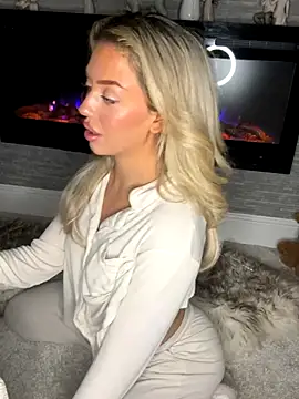 Snapshot of peachcindyy chatting on November 2025 08:14:01 PM peachcindyy online show from November 2025 08:14:01 PM