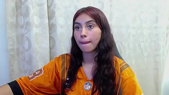 Snapshot of zharyt_sweet chatting on December 2025 01:31:01 PM zharyt sweet online show from December 2025 01:31:01 PM