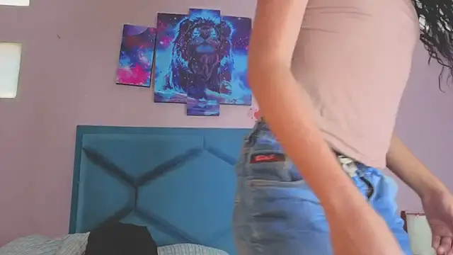 Hopemoretti online show from March 2026 07:40:01 PM