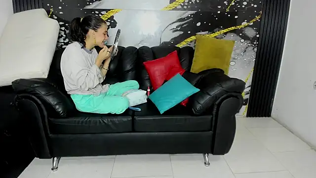 Snapshot of Reallyhotsexx333 chatting on January 2026 01:11:01 AM Reallyhotsexx333 online show from January 2026 01:11:01 AM