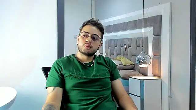 Snapshot of Ethan_Greys chatting on November 2025 02:55:01 AM Ethan Greys online show from November 2025 02:55:01 AM