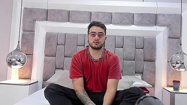 Snapshot of Ethan_Greys chatting on November 2025 03:51:02 AM Ethan Greys online show from November 2025 03:51:02 AM