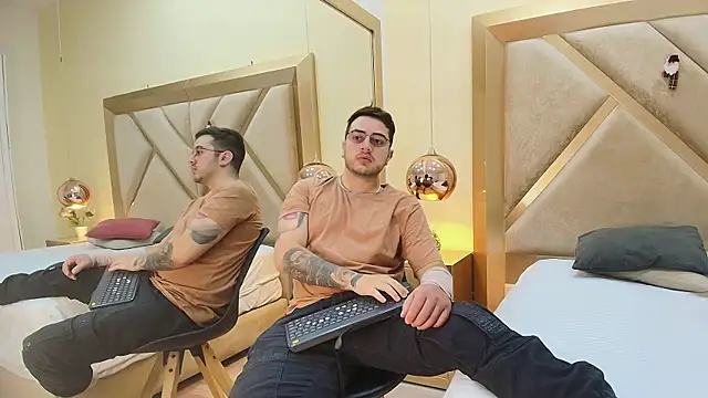 Snapshot of Ethan_Greys chatting on November 2025 04:04:01 AM Ethan Greys online show from November 2025 04:04:01 AM