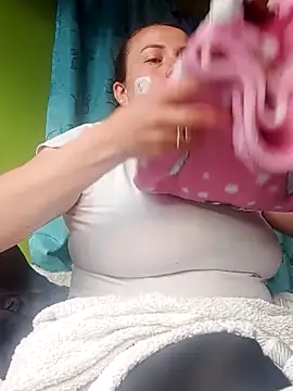 Snapshot of Rouse_hot_ chatting on December 2025 08:26:02 PM Rouse hot online show from December 2025 08:26:02 PM