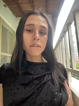 Isabella Hillss online show from November 2025 09:08:01 PM