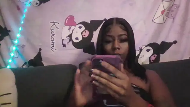 Snapshot of Mistresslucyxxx chatting on November 2025 03:52:01 AM Mistresslucyxxx online show from November 2025 03:52:01 AM