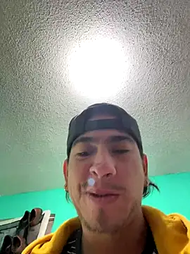 Snapshot of algila08 chatting on November 2025 05:40:01 AM algila08 online show from November 2025 05:40:01 AM