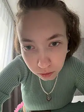 Snapshot of Holy_Poly chatting on November 2025 08:16:02 AM Holy Poly online show from November 2025 08:16:02 AM