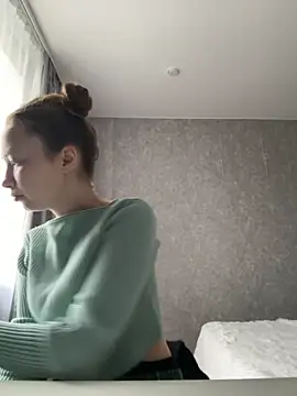 Snapshot of Holy_Poly chatting on December 2025 08:19:02 AM Holy Poly online show from December 2025 08:19:02 AM