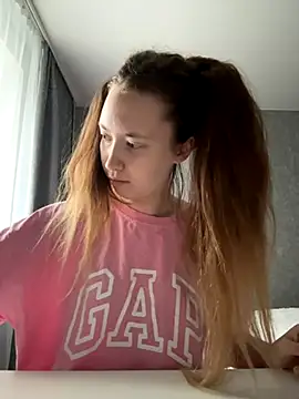 Snapshot of Holy_Poly chatting on December 2025 08:23:01 AM Holy Poly online show from December 2025 08:23:01 AM