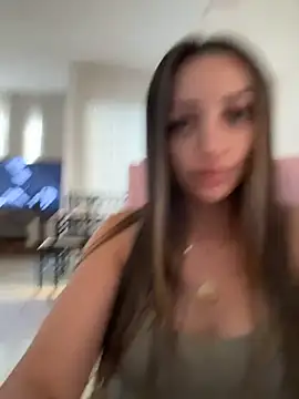 Snapshot of BelleRune chatting on October 2025 09:40:02 AM BelleRune online show from October 2025 09:40:02 AM