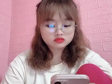 Snapshot of Lina8386 chatting on November 2025 07:30:01 AM Lina8386 online show from November 2025 07:30:01 AM