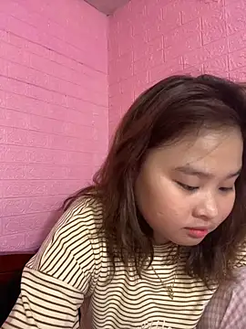 Snapshot of Lina8386 chatting on November 2025 06:48:01 AM Lina8386 online show from November 2025 06:48:01 AM