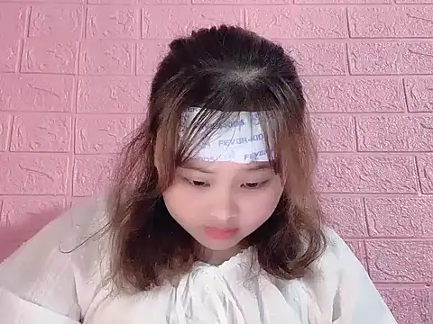 Snapshot of Lina8386 chatting on December 2025 07:31:01 PM Lina8386 online show from December 2025 07:31:01 PM