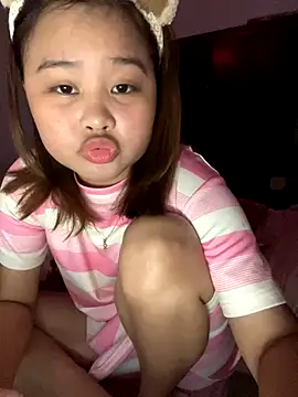 Snapshot of Lina8386 chatting on December 2025 02:10:02 PM Lina8386 online show from December 2025 02:10:02 PM