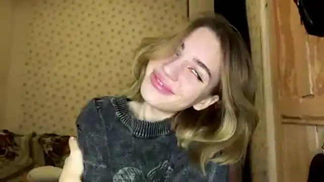 Snapshot of MelaineAytes chatting on November 2025 11:10:02 AM MelaineAytes online show from November 2025 11:10:02 AM