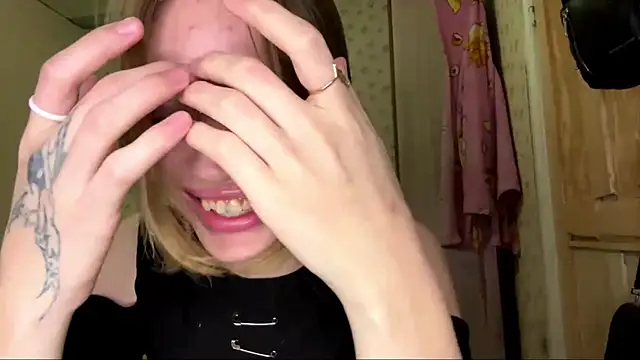 Snapshot of MelaineAytes chatting on November 2025 10:26:02 AM MelaineAytes online show from November 2025 10:26:02 AM