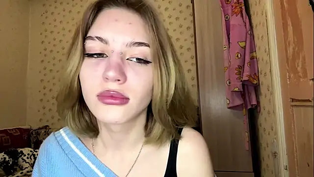 Snapshot of MelaineAytes chatting on November 2025 08:26:01 AM MelaineAytes online show from November 2025 08:26:01 AM