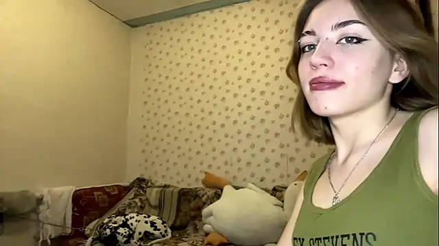 Snapshot of MelaineAytes chatting on November 2025 10:07:01 AM MelaineAytes online show from November 2025 10:07:01 AM