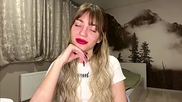 Snapshot of MelaineAytes chatting on December 2025 02:10:02 PM MelaineAytes online show from December 2025 02:10:02 PM