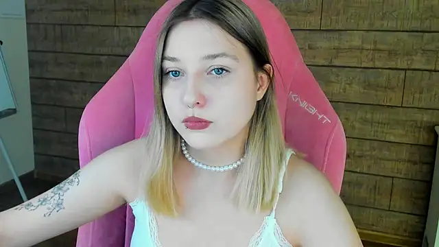 TinnaBurton online show from May 2026 04:23:02 PM