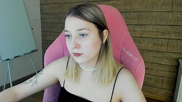 TinnaBurton online show from May 2026 04:23:02 PM