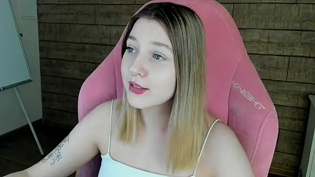 TinnaBurton online show from May 2026 04:25:02 PM