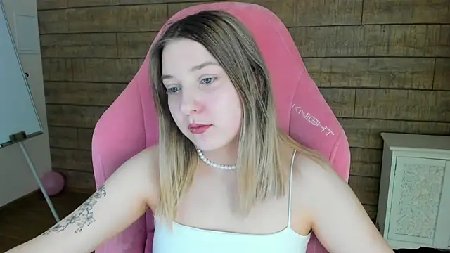 TinnaBurton online show from May 2026 04:25:02 PM