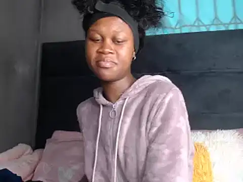 Snapshot of LilPregnantMommyyy chatting on November 2025 01:17:02 PM LilPregnantMommyyy online show from November 2025 01:17:02 PM