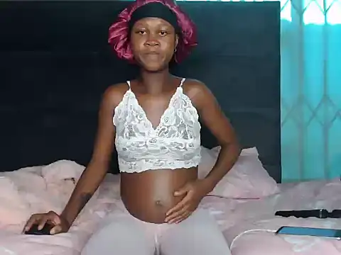 Snapshot of LilPregnantMommyyy chatting on November 2025 03:00:02 PM LilPregnantMommyyy online show from November 2025 03:00:02 PM