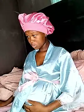 Snapshot of LilPregnantMommyyy chatting on December 2025 08:19:02 AM LilPregnantMommyyy online show from December 2025 08:19:02 AM