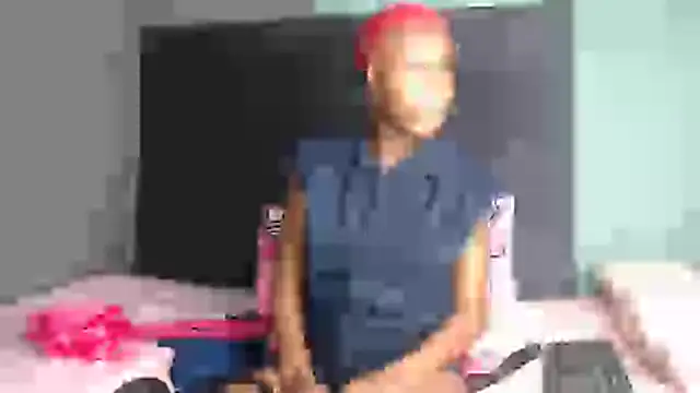 Snapshot of LilPregnantMommyyy chatting on December 2025 08:25:02 PM LilPregnantMommyyy online show from December 2025 08:25:02 PM