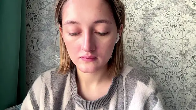 Snapshot of Emily_lyy chatting on December 2025 09:03:01 AM Emily lyy online show from December 2025 09:03:01 AM