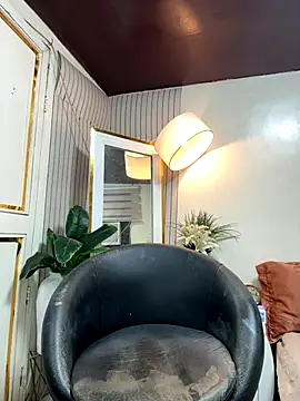 Snapshot of _SandraHornball_ chatting on December 2025 09:47:02 AM SandraHornball online show from December 2025 09:47:02 AM