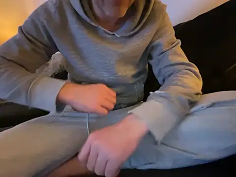 Snapshot of Brandonn1989amateur chatting on February 2026 08:34:02 PM Brandonn1989amateur online show from February 2026 08:34:02 PM