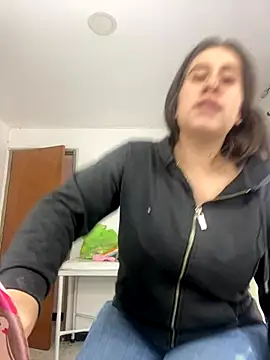 Snapshot of Scarlett_Noire_outdoors chatting on November 2025 07:51:02 PM Scarlett Noire outdoors online show from November 2025 07:51:02 PM