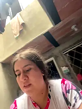 Snapshot of Scarlett_Noire_outdoors chatting on November 2025 03:54:02 PM Scarlett Noire outdoors online show from November 2025 03:54:02 PM