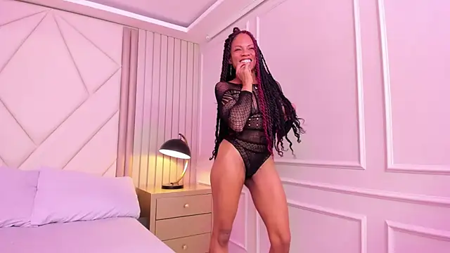 Snapshot of LailaDavidson chatting on December 2025 12:20:01 PM LailaDavidson online show from December 2025 12:20:01 PM