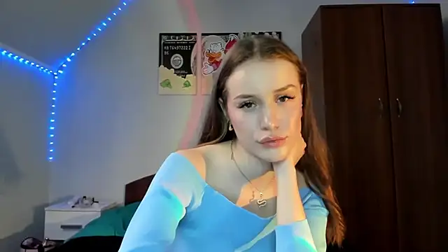 Snapshot of tinyglow chatting on December 2025 04:49:02 PM tinyglow online show from December 2025 04:49:02 PM