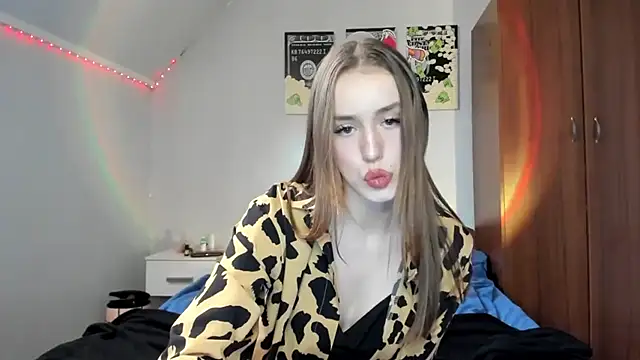 tinyglow online show from January 2026 07:52:02 PM