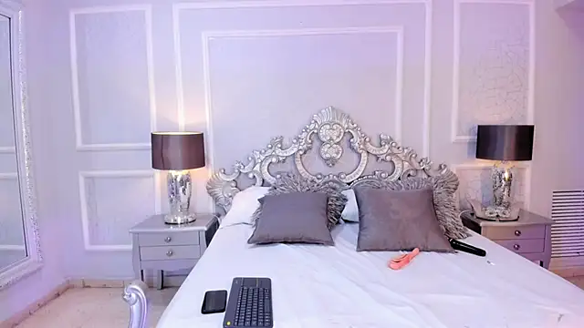 Snapshot of IvannaClaire chatting on November 2025 12:30:01 PM IvannaClaire online show from November 2025 12:30:01 PM